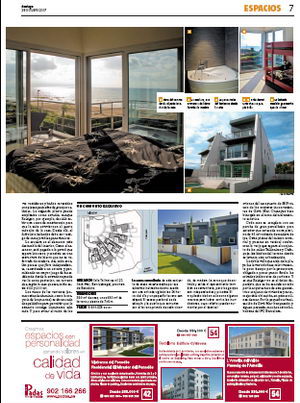 Segunda página del reportaje publicado en un suplemento del diario La Vanguardia sobre las casas unifamiliares construidas sobre el antiguo restaurante y beach club CAPRI de Gavà Mar (28 de octubre de 2007)